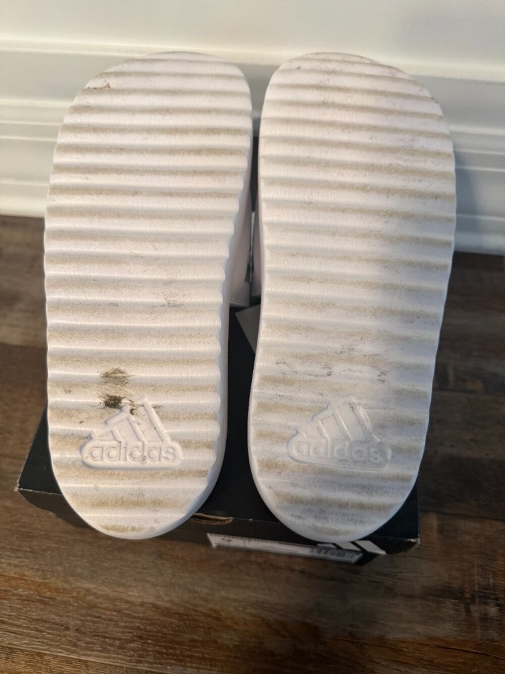 Adidas Adilette Platform Slides in Cloud White / Silver Metallic Women's 9 - Picture 6 of 7